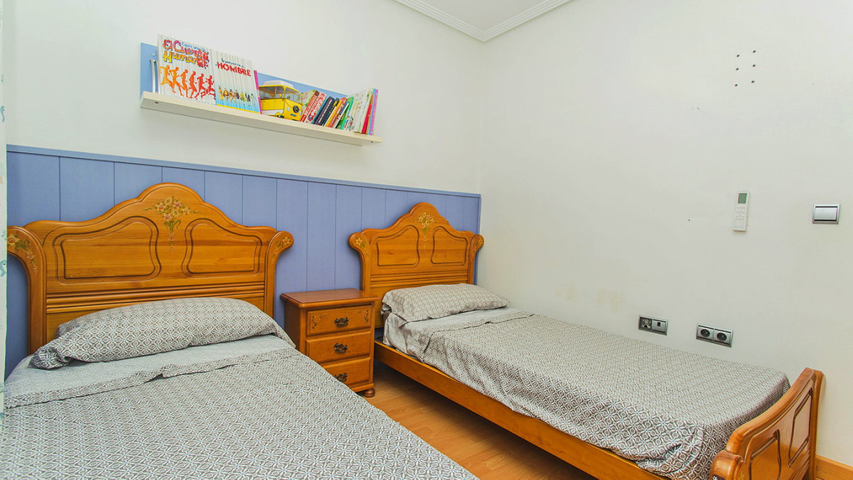 Se vende Villa - Chalet de 3 dormitorios en Costa Blanca, Alicante, España