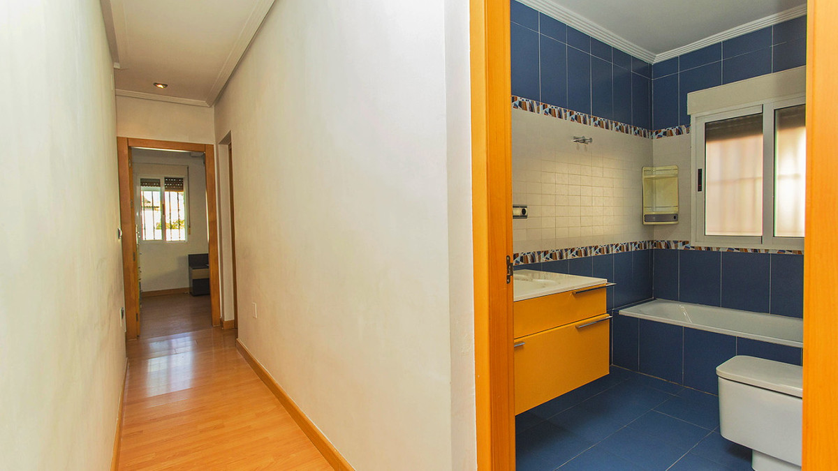 Se vende Villa - Chalet de 3 dormitorios en Costa Blanca, Alicante, España