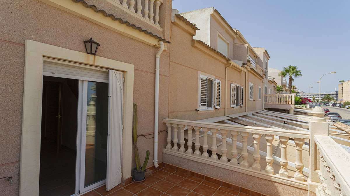 Se vende Adosada de 3 dormitorios en Costa Blanca, Alicante, España