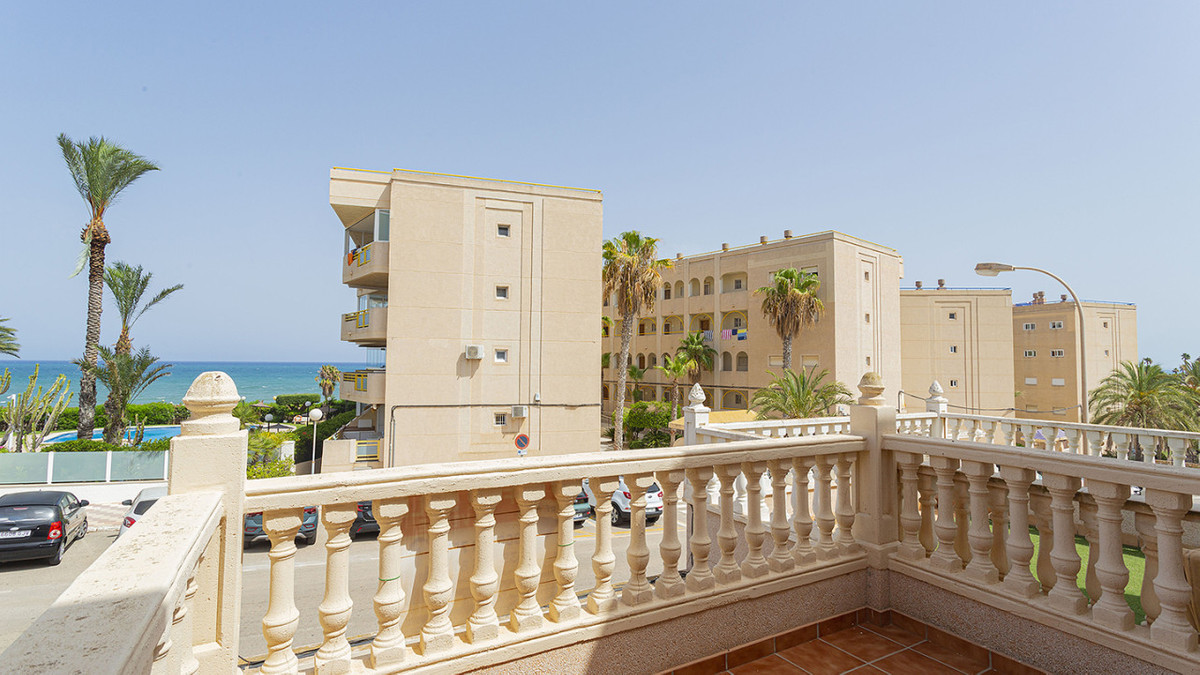 Se vende Adosada de 3 dormitorios en Costa Blanca, Alicante, España