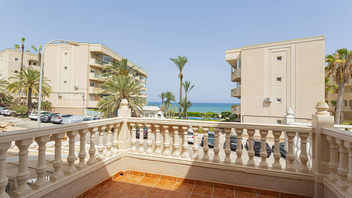 Se vende Adosada de 3 dormitorios en Costa Blanca, Alicante, España