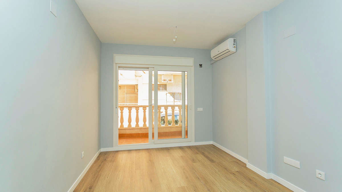 Se vende Apartamento Planta Baja de 2 dormitorios en Costa Blanca, Alicante, España