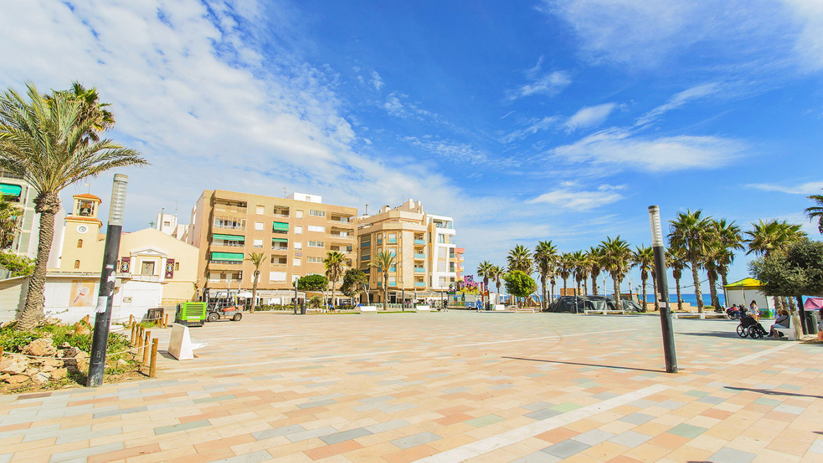 Se vende Apartamento Planta Baja de 2 dormitorios en Costa Blanca, Alicante, España