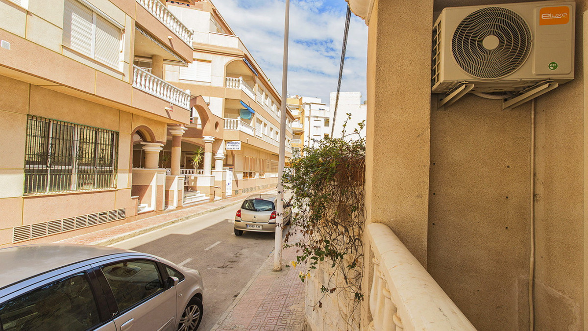 Se vende Apartamento Planta Baja de 2 dormitorios en Costa Blanca, Alicante, España