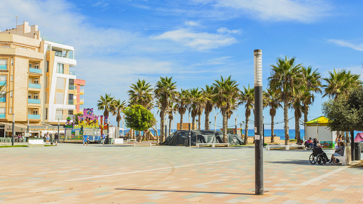 Se vende Apartamento Planta Baja de 2 dormitorios en Costa Blanca, Alicante, España