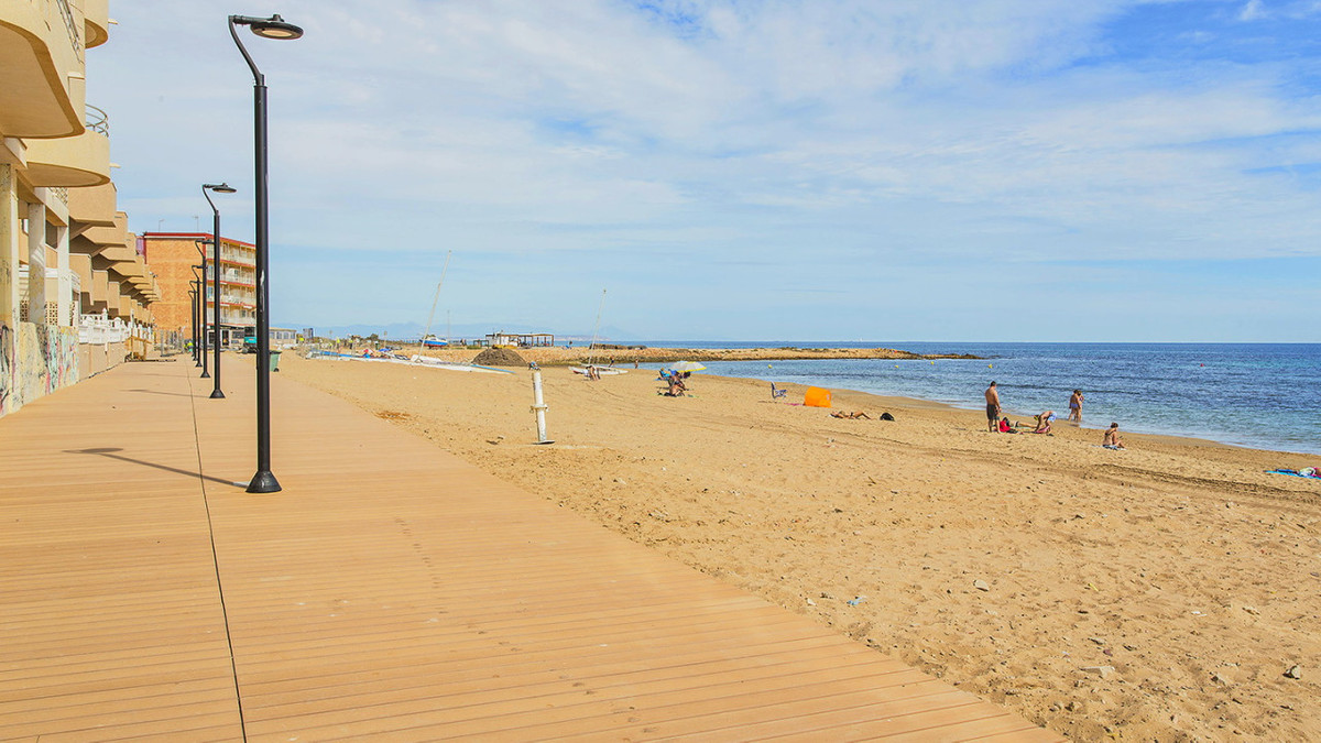 Se vende Apartamento Planta Baja de 2 dormitorios en Costa Blanca, Alicante, España