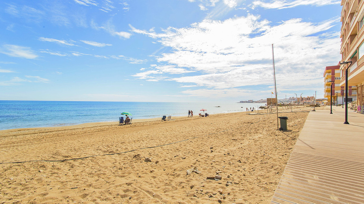Se vende Apartamento Planta Baja de 2 dormitorios en Costa Blanca, Alicante, España
