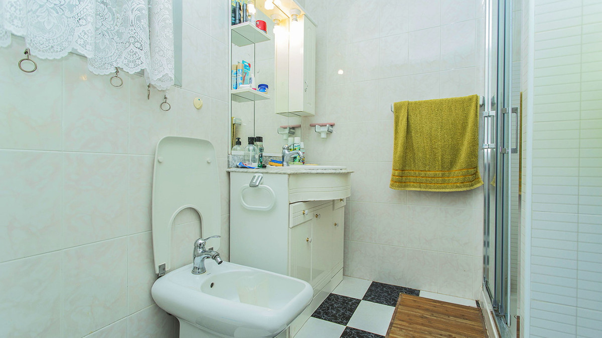 Se vende Apartamento Planta Media de 2 dormitorios en Costa Blanca, Alicante, España