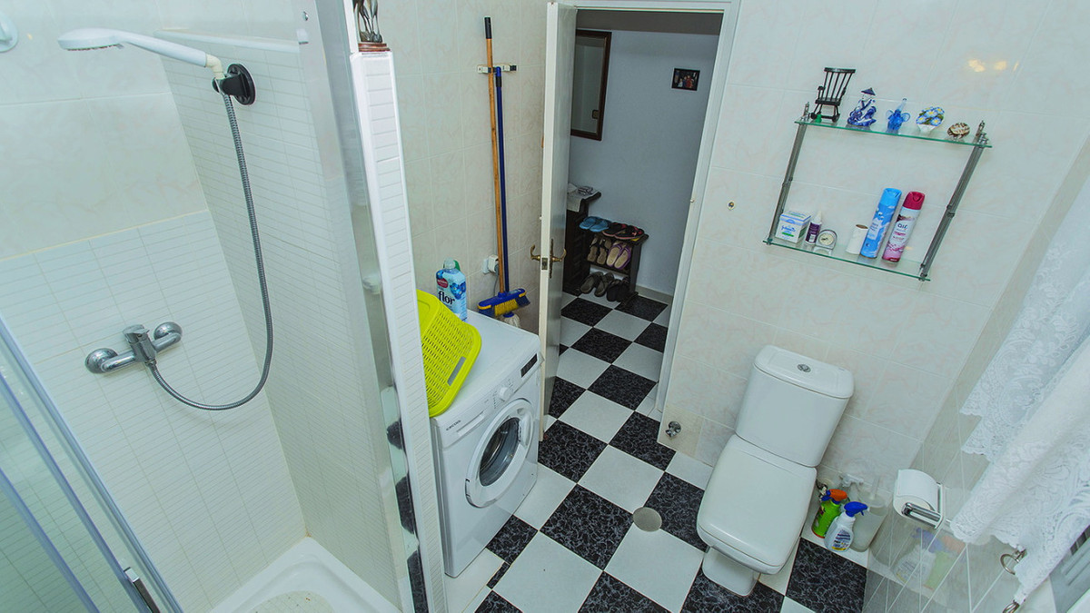 Se vende Apartamento Planta Media de 2 dormitorios en Costa Blanca, Alicante, España