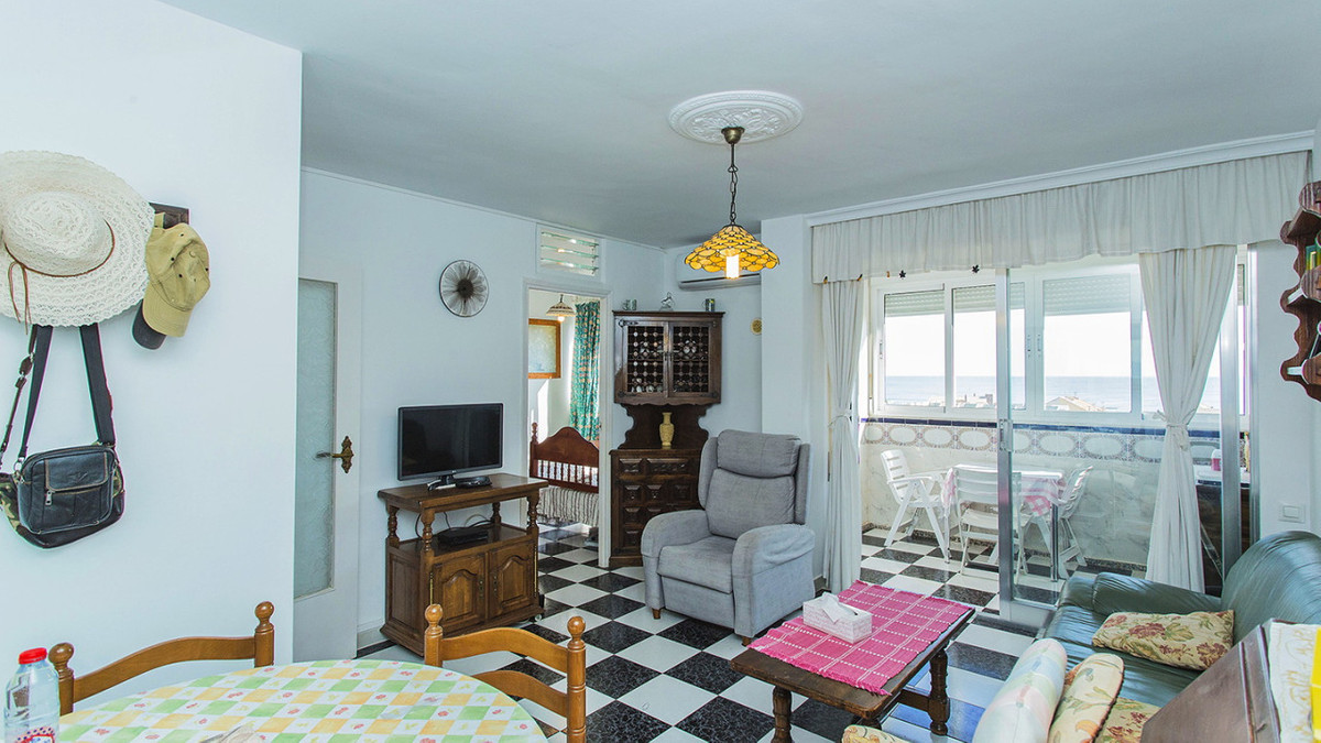 Se vende Apartamento Planta Media de 2 dormitorios en Costa Blanca, Alicante, España