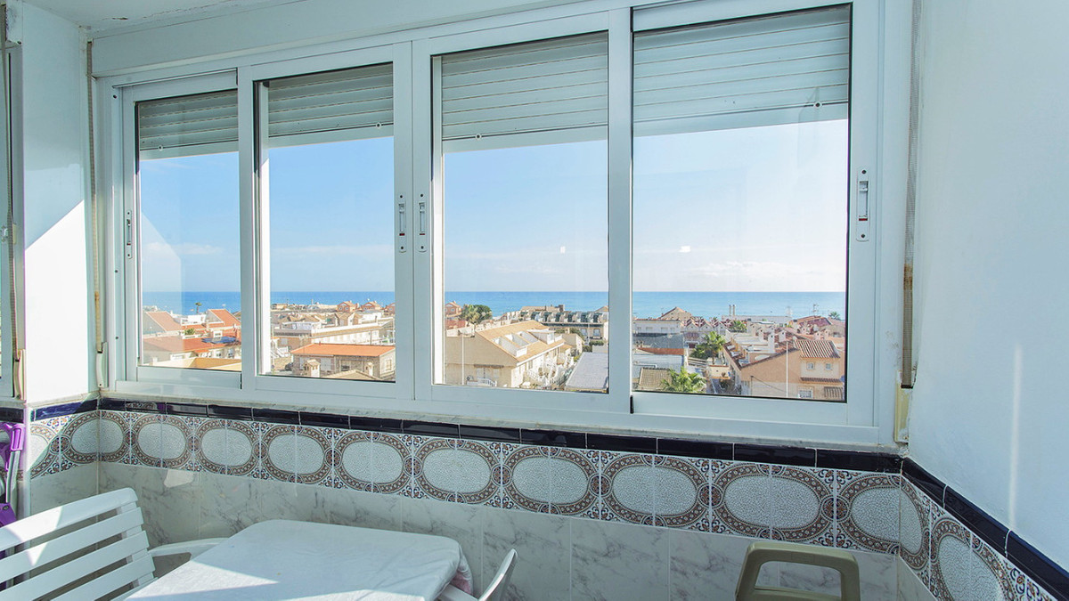 Se vende Apartamento Planta Media de 2 dormitorios en Costa Blanca, Alicante, España