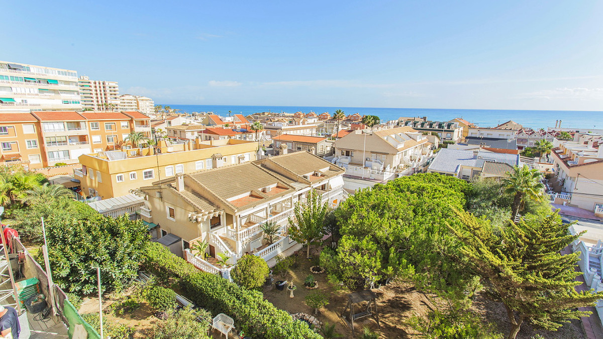 Se vende Apartamento Planta Media de 2 dormitorios en Costa Blanca, Alicante, España