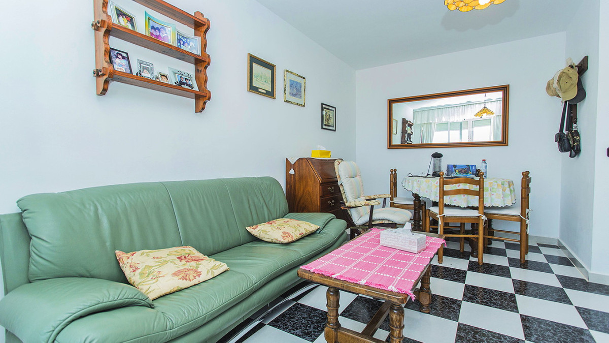 Se vende Apartamento Planta Media de 2 dormitorios en Costa Blanca, Alicante, España