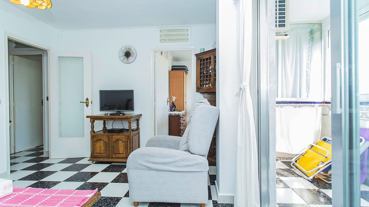 Se vende Apartamento Planta Media de 2 dormitorios en Costa Blanca, Alicante, España