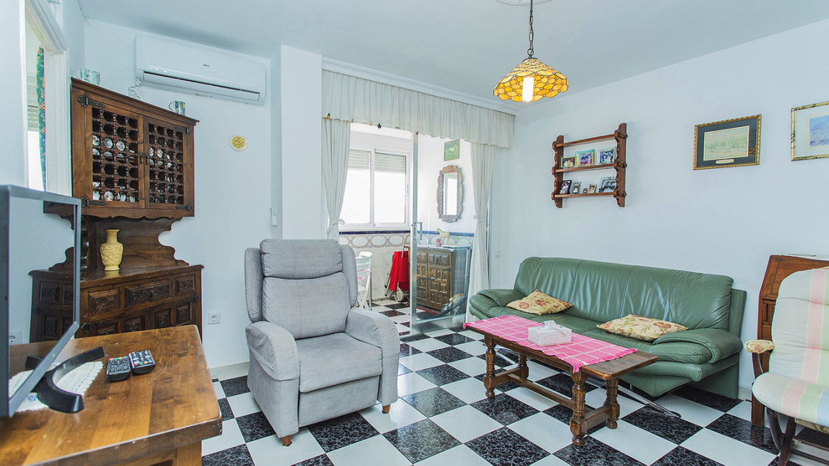 Se vende Apartamento Planta Media de 2 dormitorios en Costa Blanca, Alicante, España