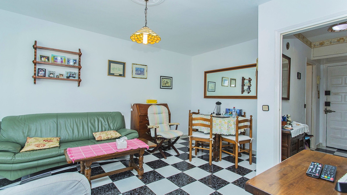 Se vende Apartamento Planta Media de 2 dormitorios en Costa Blanca, Alicante, España