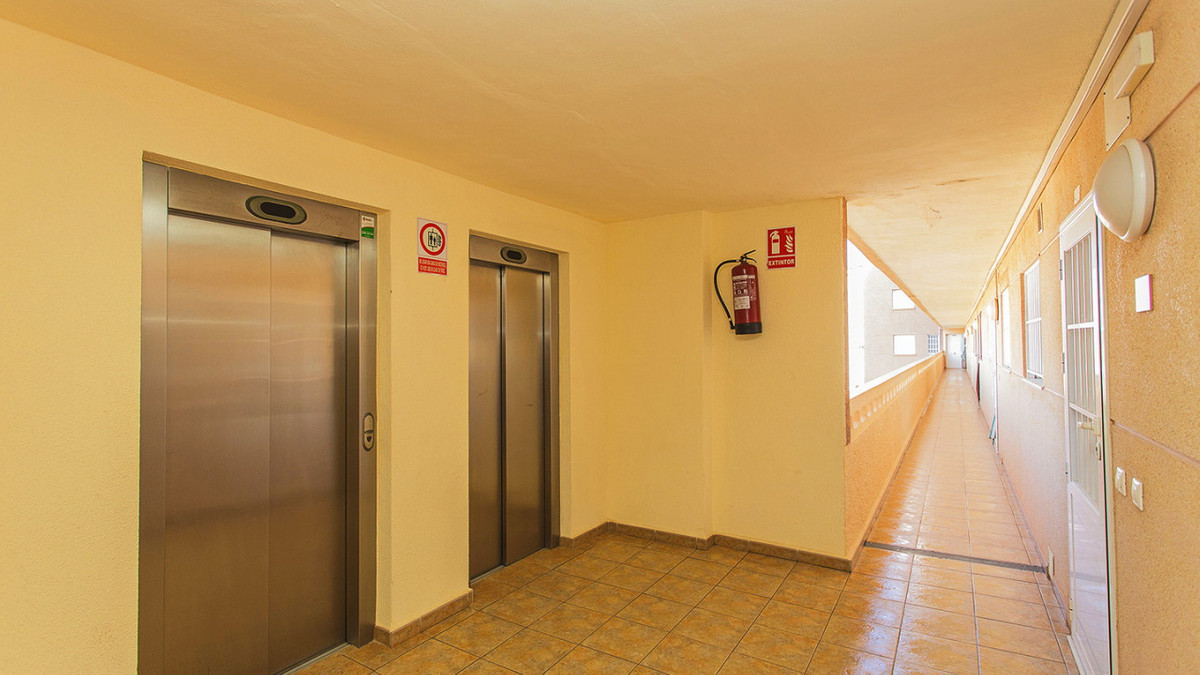 Se vende Apartamento Planta Media de 2 dormitorios en Costa Blanca, Alicante, España