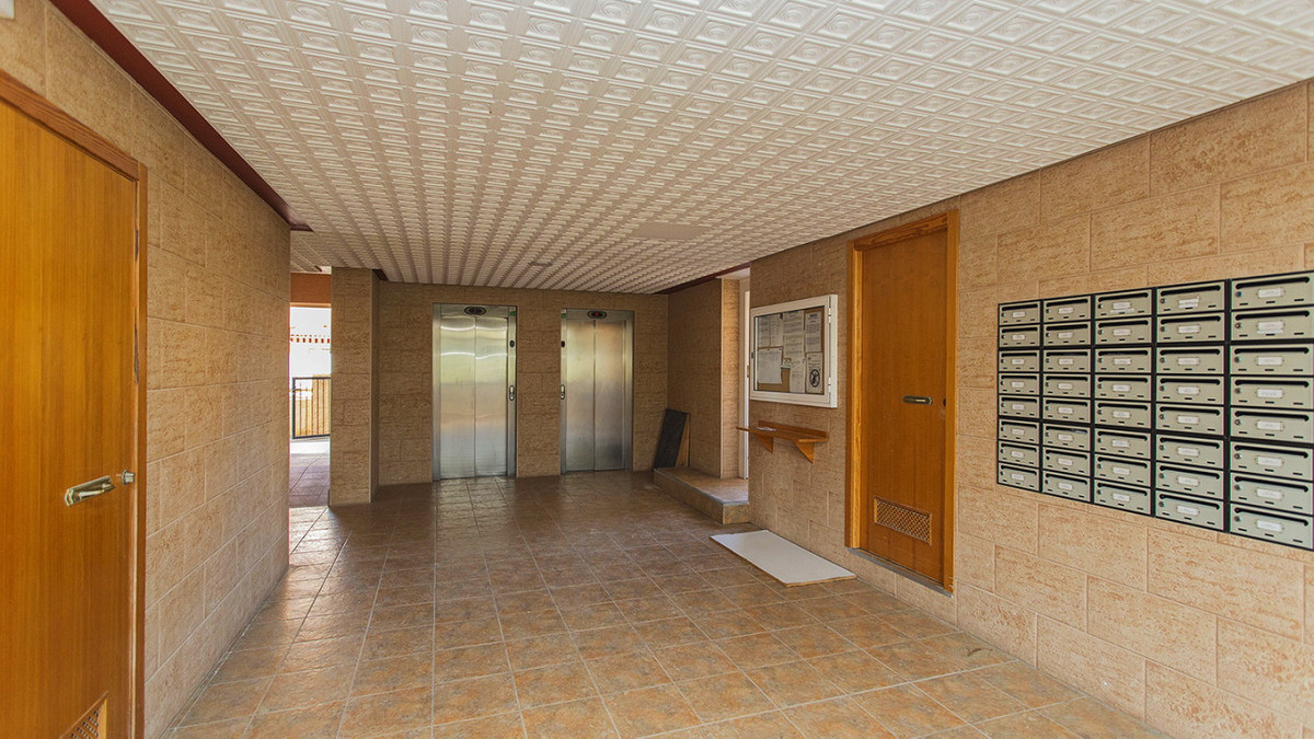 Se vende Apartamento Planta Media de 2 dormitorios en Costa Blanca, Alicante, España