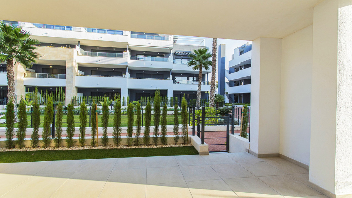 Se vende Apartamento Planta Baja de 2 dormitorios en Costa Blanca, Alicante, España