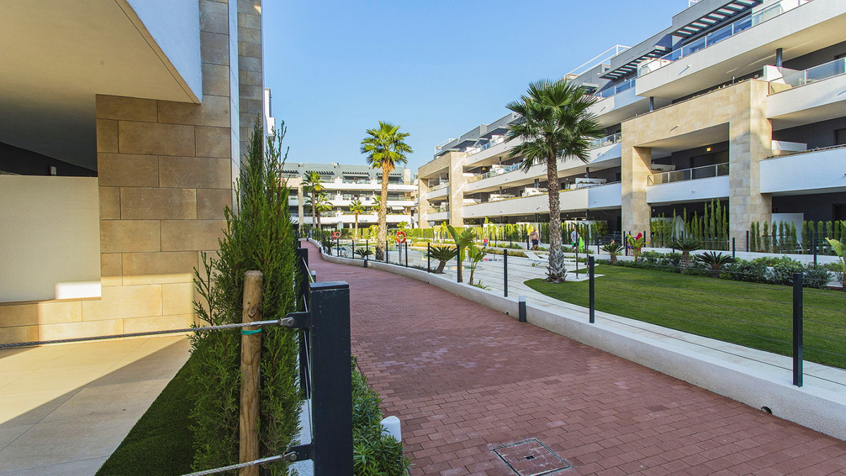 Se vende Apartamento Planta Baja de 2 dormitorios en Costa Blanca, Alicante, España