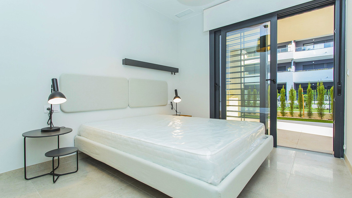 Se vende Apartamento Planta Baja de 2 dormitorios en Costa Blanca, Alicante, España