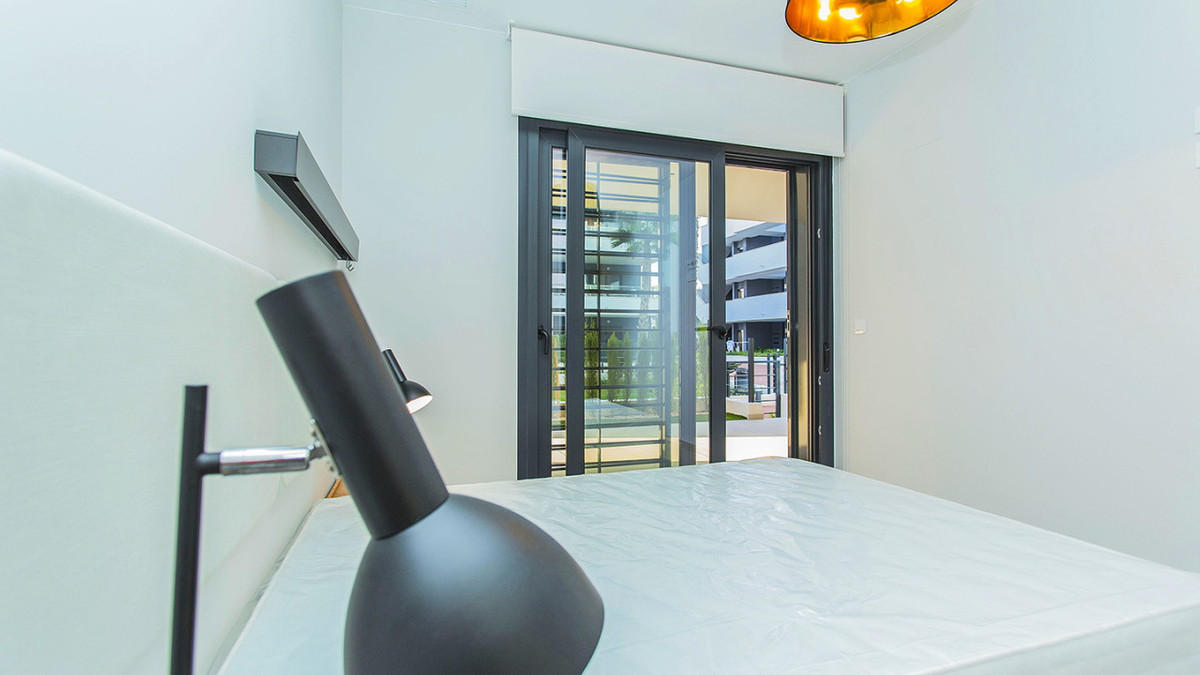 Se vende Apartamento Planta Baja de 2 dormitorios en Costa Blanca, Alicante, España