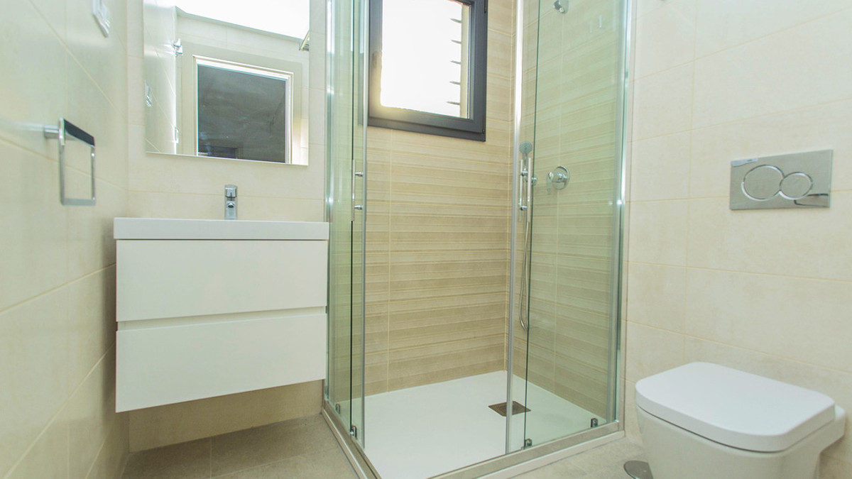Se vende Apartamento Planta Baja de 2 dormitorios en Costa Blanca, Alicante, España