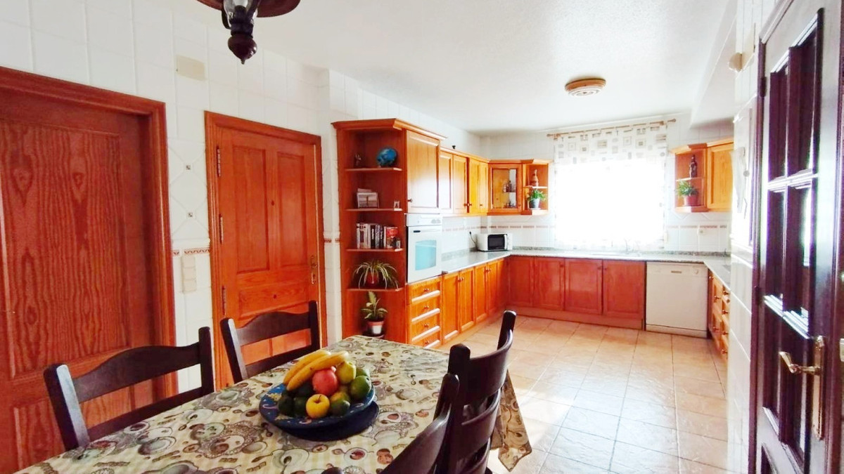 Se vende Villa - Chalet de 6 dormitorios en Costa Blanca, Alicante, España
