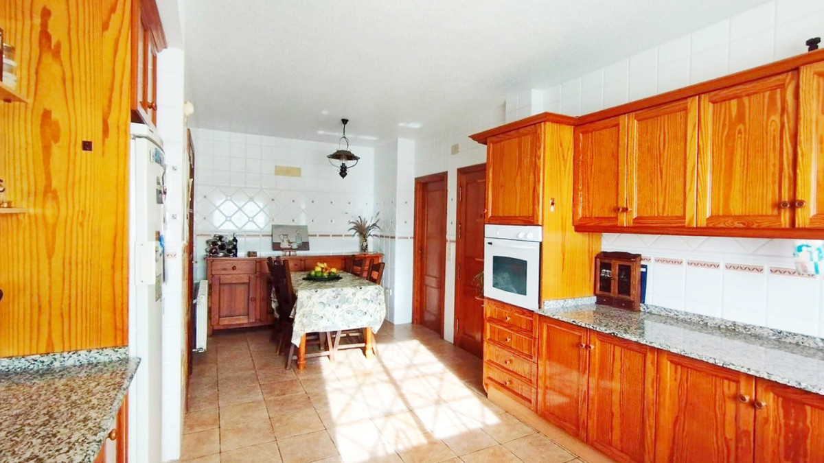 Se vende Villa - Chalet de 6 dormitorios en Costa Blanca, Alicante, España