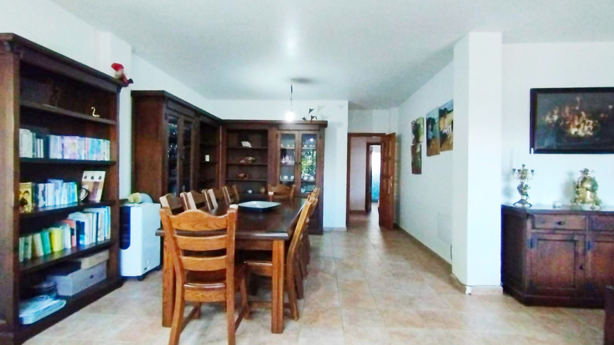 Se vende Villa - Chalet de 6 dormitorios en Costa Blanca, Alicante, España