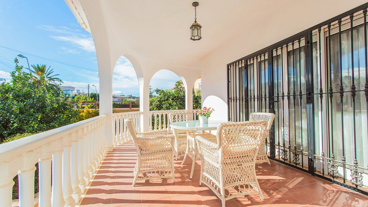 5 Bed Townhouse for sale in Los Balcones Costa Blanca, Alicante, Spain