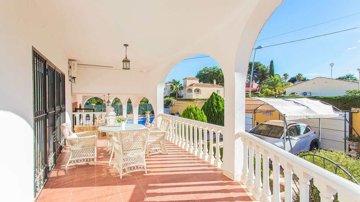 5 Bed Townhouse for sale in Los Balcones Costa Blanca, Alicante, Spain