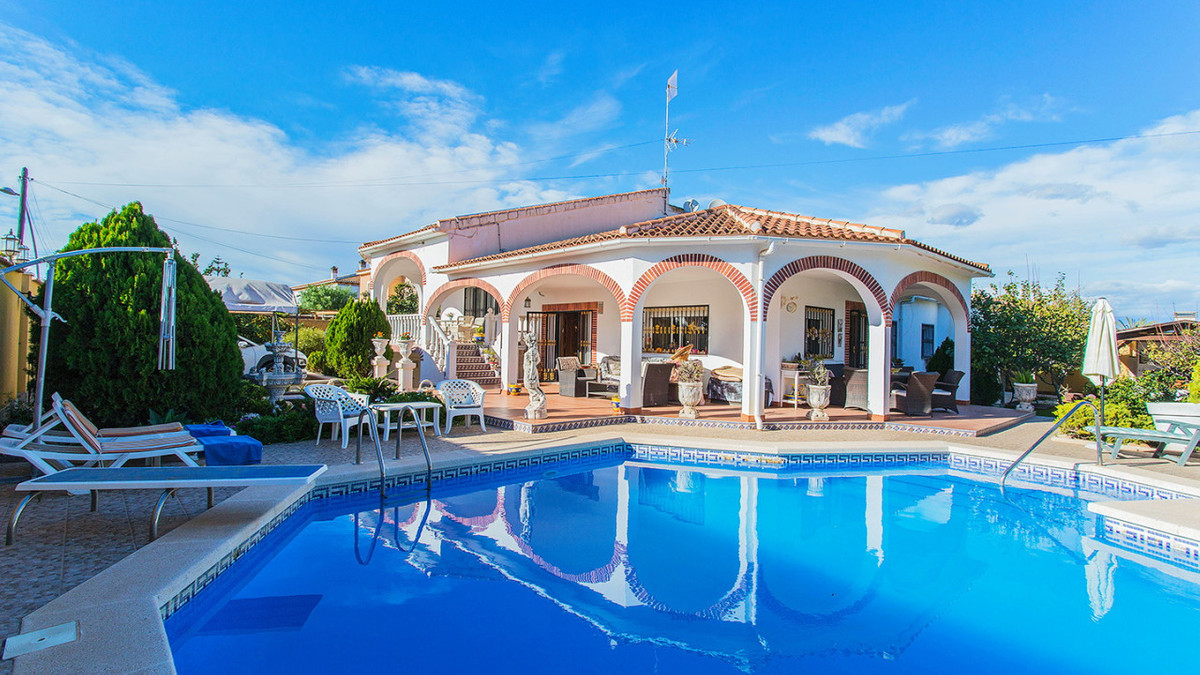 5 Bed Townhouse for sale in Los Balcones Costa Blanca, Alicante, Spain