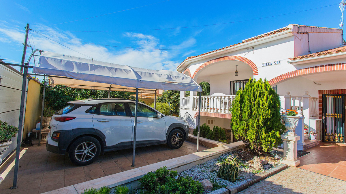 5 Bed Townhouse for sale in Los Balcones Costa Blanca, Alicante, Spain