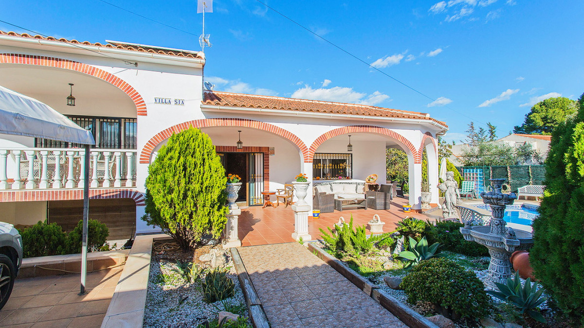 5 Bed Townhouse for sale in Los Balcones Costa Blanca, Alicante, Spain