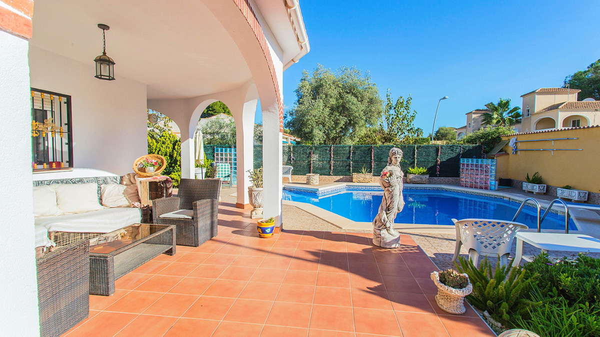 5 Bed Townhouse for sale in Los Balcones Costa Blanca, Alicante, Spain