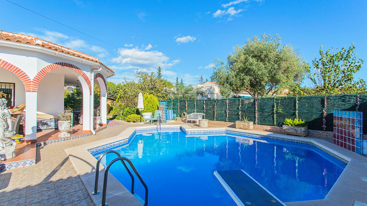 5 Bed Townhouse for sale in Los Balcones Costa Blanca, Alicante, Spain