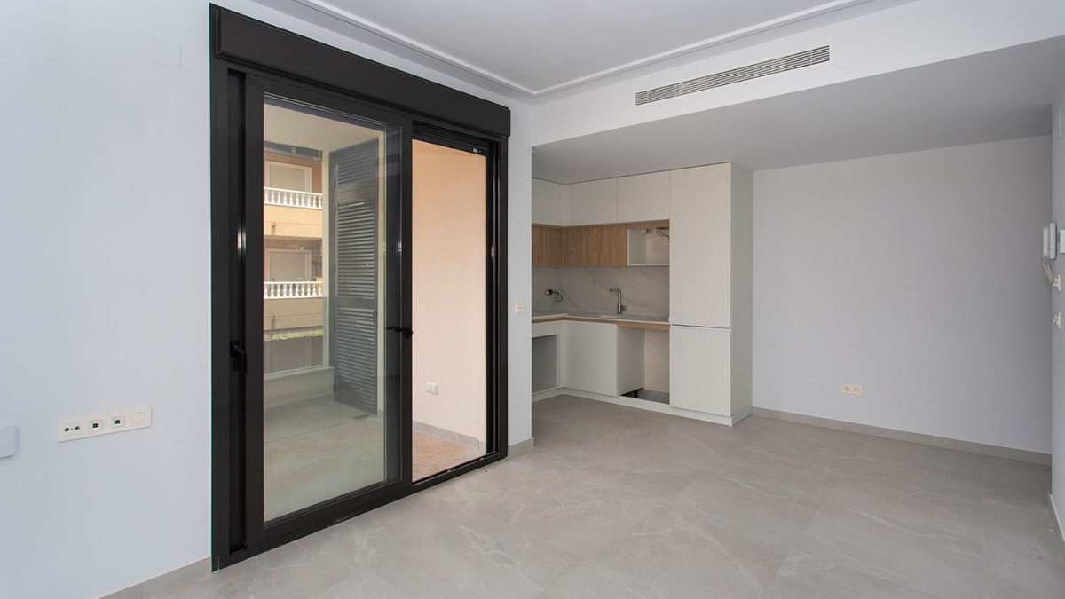 Se vende Apartamento Planta Media de 2 dormitorios en Costa Blanca, Alicante, España