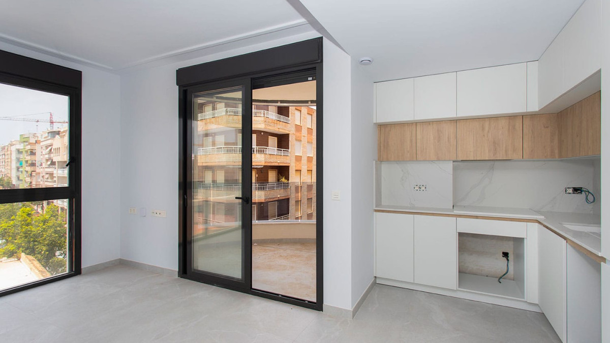 Se vende Apartamento Planta Media de 2 dormitorios en Costa Blanca, Alicante, España