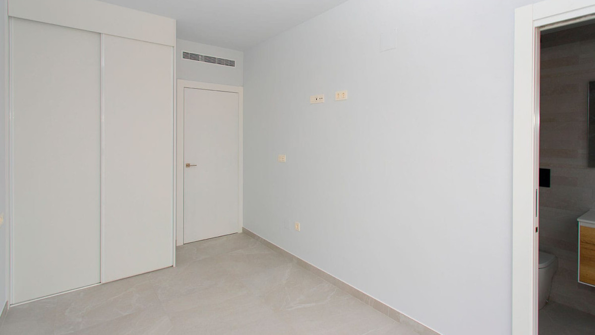 Se vende Apartamento Planta Media de 2 dormitorios en Costa Blanca, Alicante, España