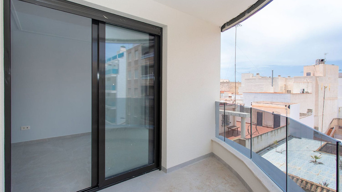 Se vende Apartamento Planta Media de 2 dormitorios en Costa Blanca, Alicante, España