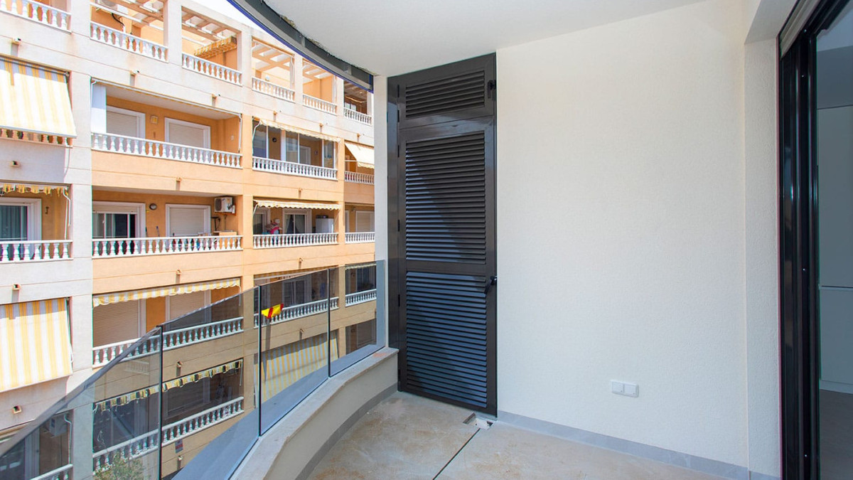 Se vende Apartamento Planta Media de 2 dormitorios en Costa Blanca, Alicante, España