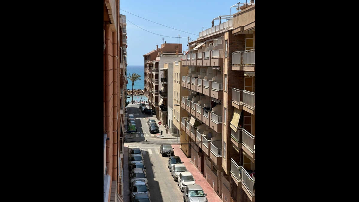 Se vende Apartamento Planta Media de 2 dormitorios en Costa Blanca, Alicante, España