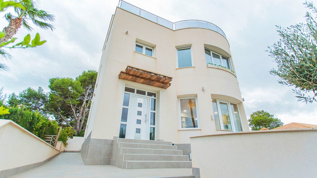 6 Bed Townhouse for sale in Los Balcones Costa Blanca, Alicante, Spain
