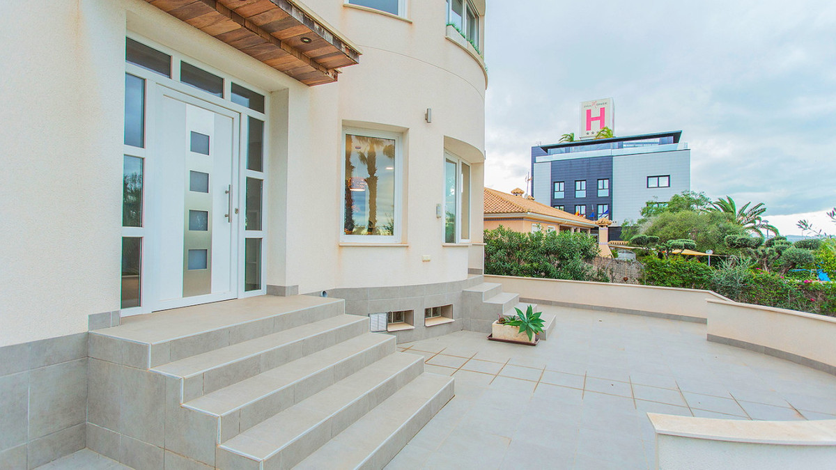 6 Bed Townhouse for sale in Los Balcones Costa Blanca, Alicante, Spain