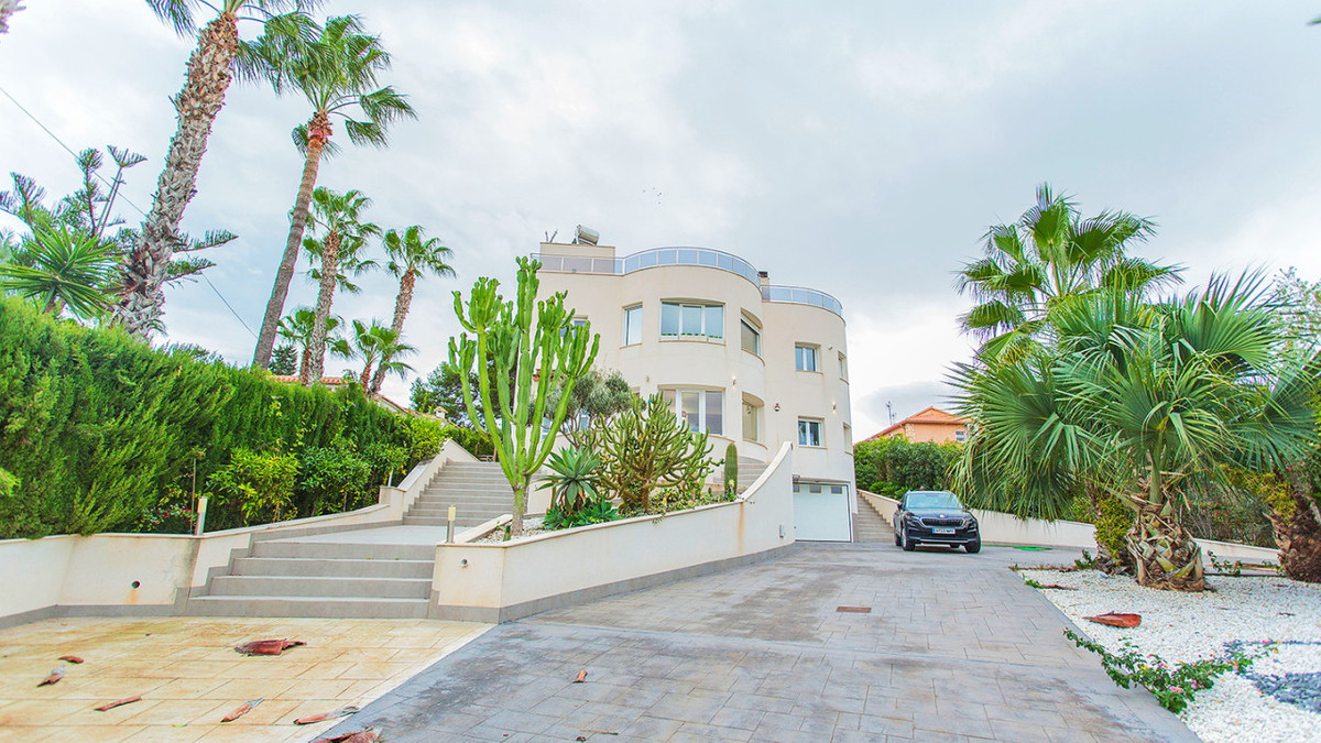 6 Bed Townhouse for sale in Los Balcones Costa Blanca, Alicante, Spain