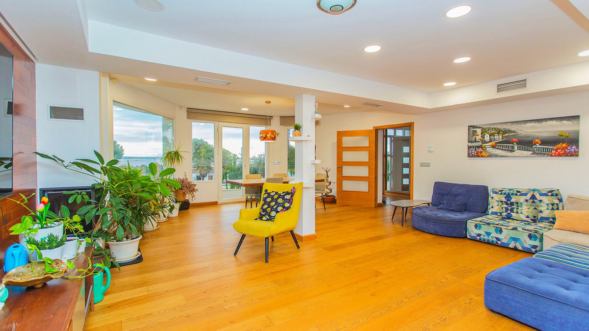 6 Bed Townhouse for sale in Los Balcones Costa Blanca, Alicante, Spain