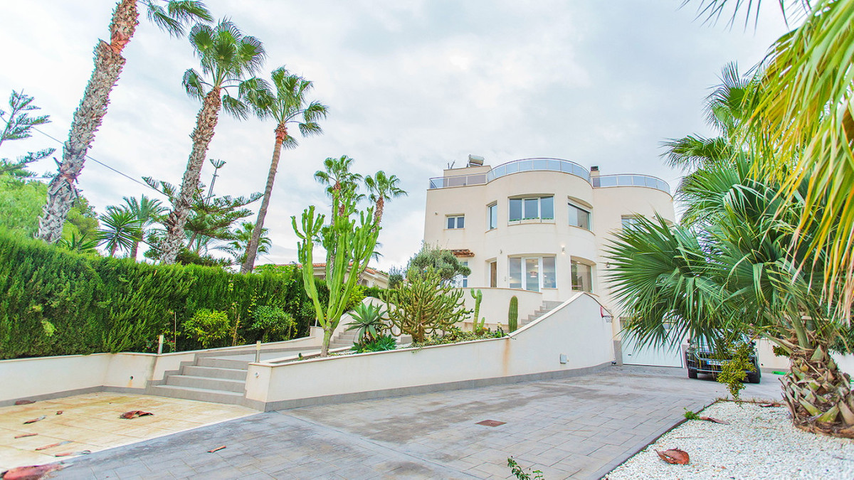 6 Bed Townhouse for sale in Los Balcones Costa Blanca, Alicante, Spain