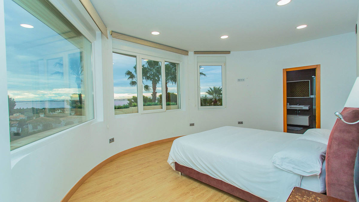6 Bed Townhouse for sale in Los Balcones Costa Blanca, Alicante, Spain