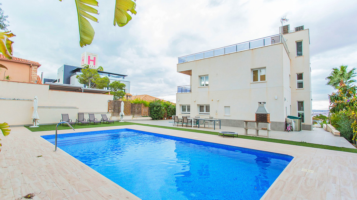 6 Bed Townhouse for sale in Los Balcones Costa Blanca, Alicante, Spain